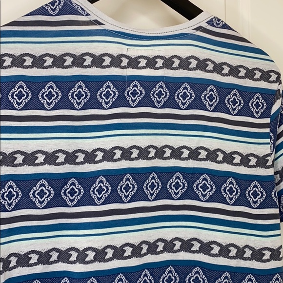 On the Byas pattern t-shirt - Picture 6 of 6